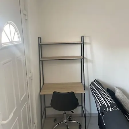 Charmant Appartement Avec Parking Privee Buxerolles Exterior photo