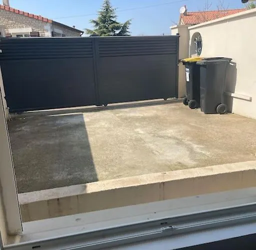 Charmant Appartement Avec Parking Privee